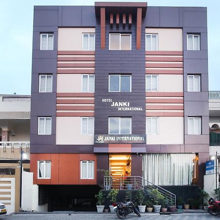 Hotel Janki International Sigra 2 Km From Kashi Vishwanath Temple Varanasi Exterior photo
