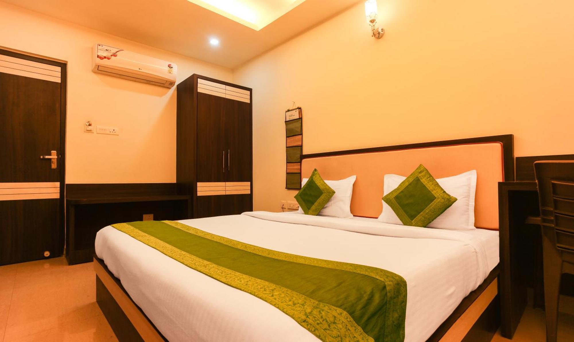 Hotel Janki International Sigra 2 Km From Kashi Vishwanath Temple Varanasi Exterior photo