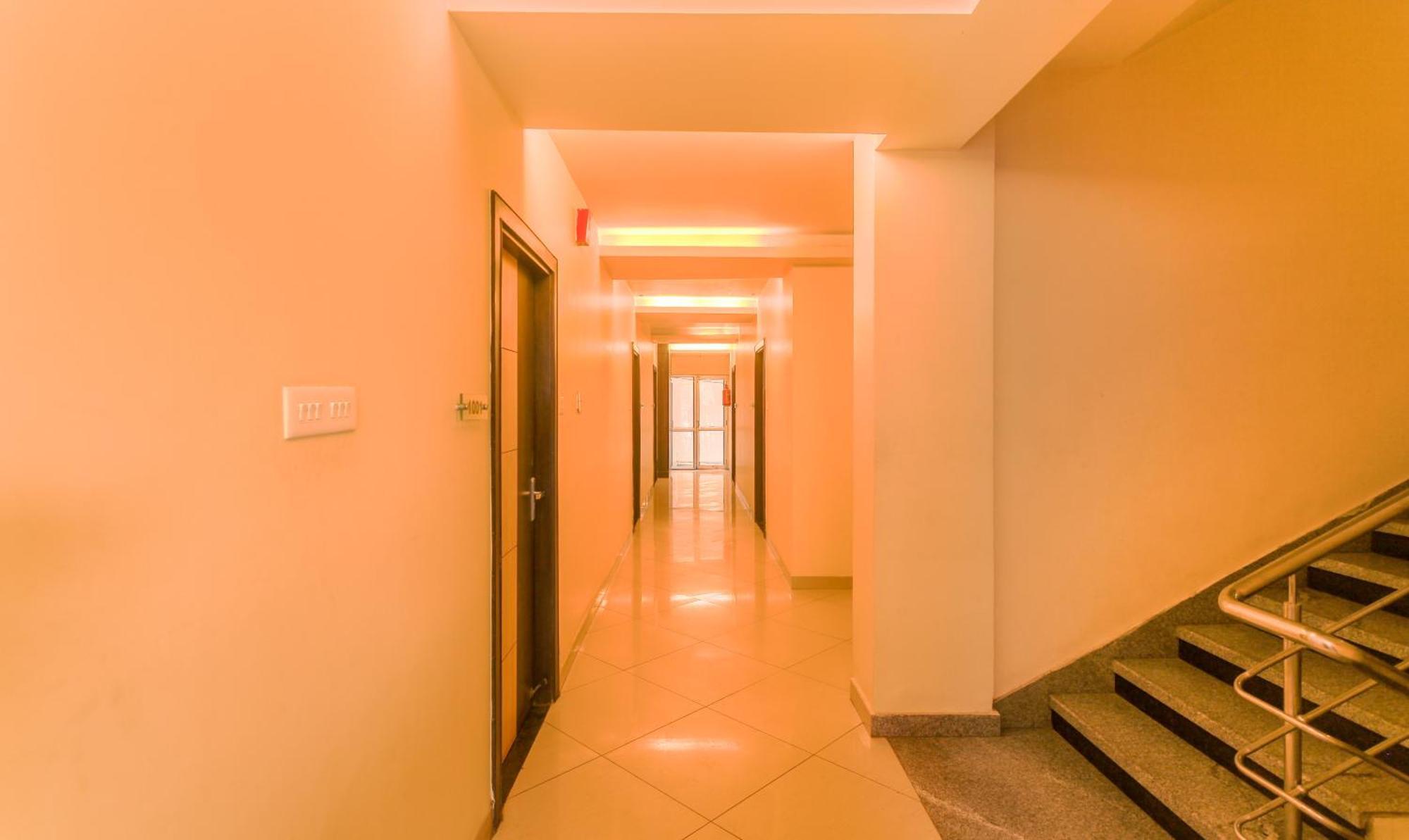 Hotel Janki International Sigra 2 Km From Kashi Vishwanath Temple Varanasi Exterior photo