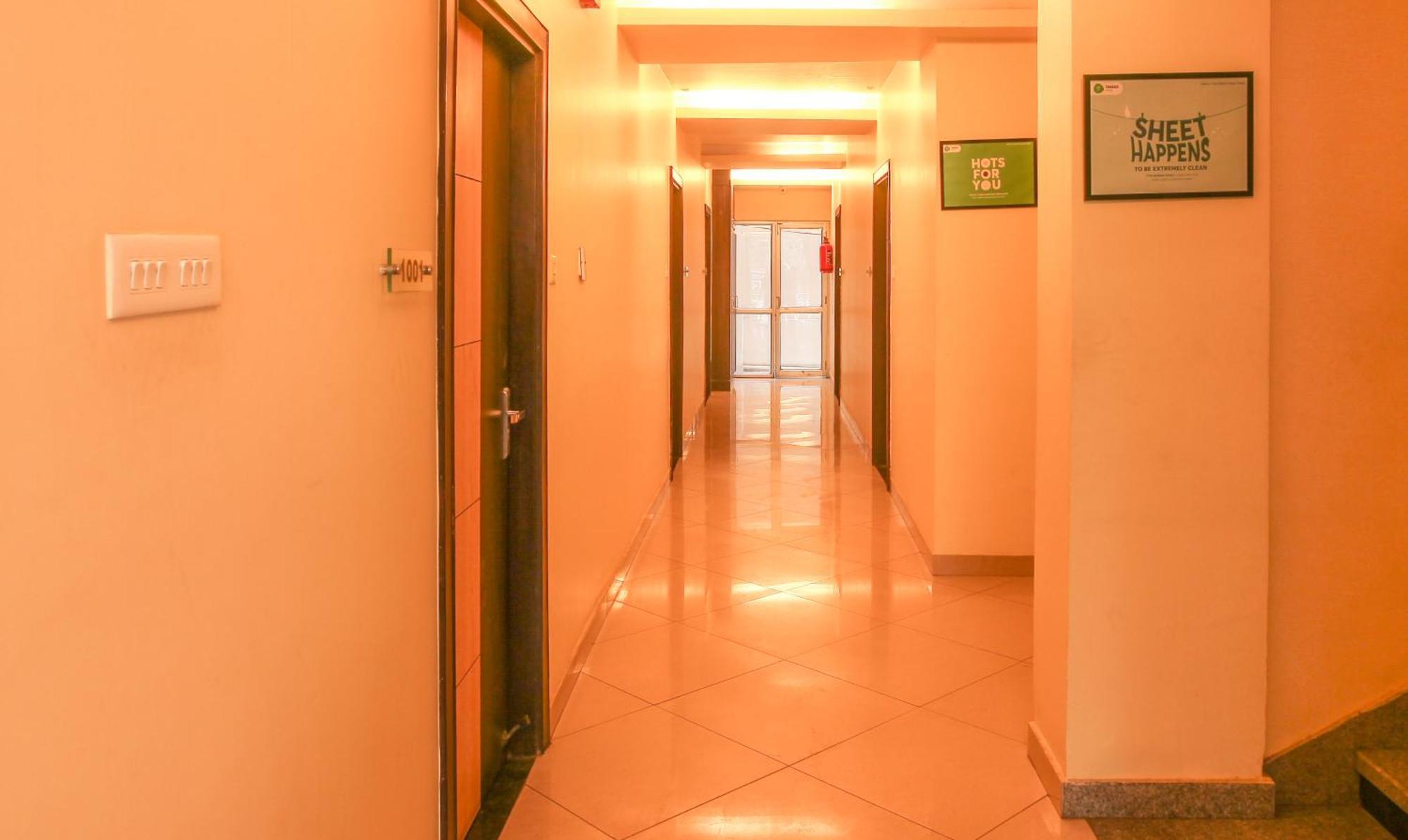 Hotel Janki International Sigra 2 Km From Kashi Vishwanath Temple Varanasi Exterior photo