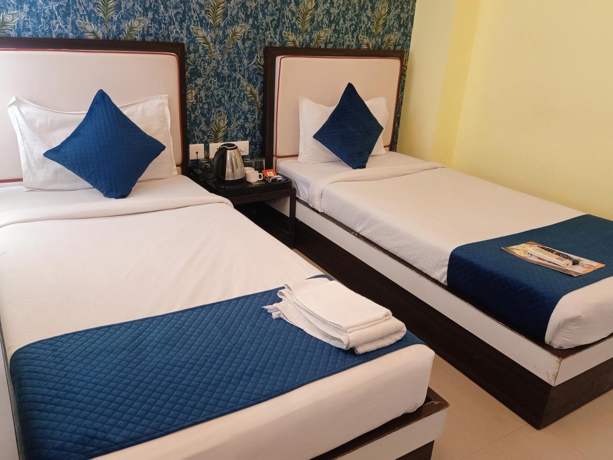 Hotel Janki International Sigra 2 Km From Kashi Vishwanath Temple Varanasi Exterior photo