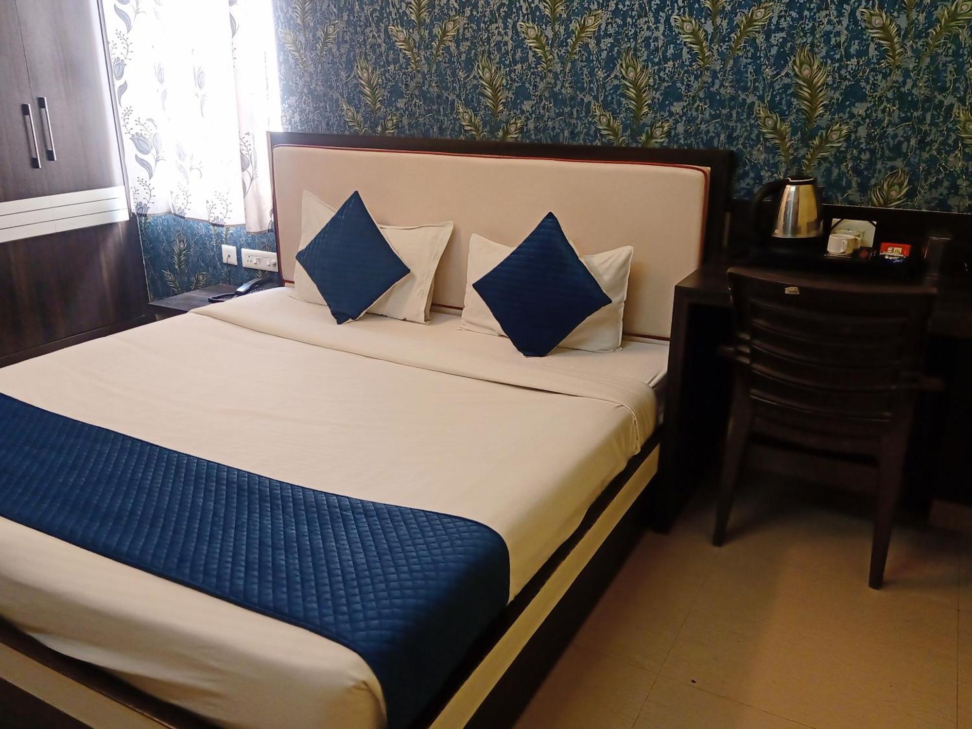 Hotel Janki International Sigra 2 Km From Kashi Vishwanath Temple Varanasi Exterior photo